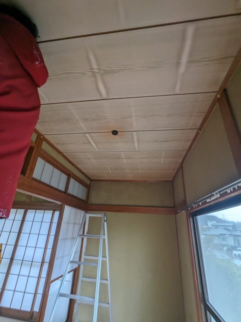 天井Before